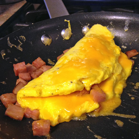 How To Make An Omelette With Cheese And Ham - Atwell Landeat